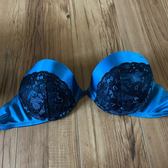 Frederick's of Hollywood Other - FREDERICKS OF HOLLYWOOD Blue and Black Lace Push Up Bra